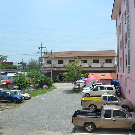 Bun Som Apartment Ban Don Lang Exterior photo